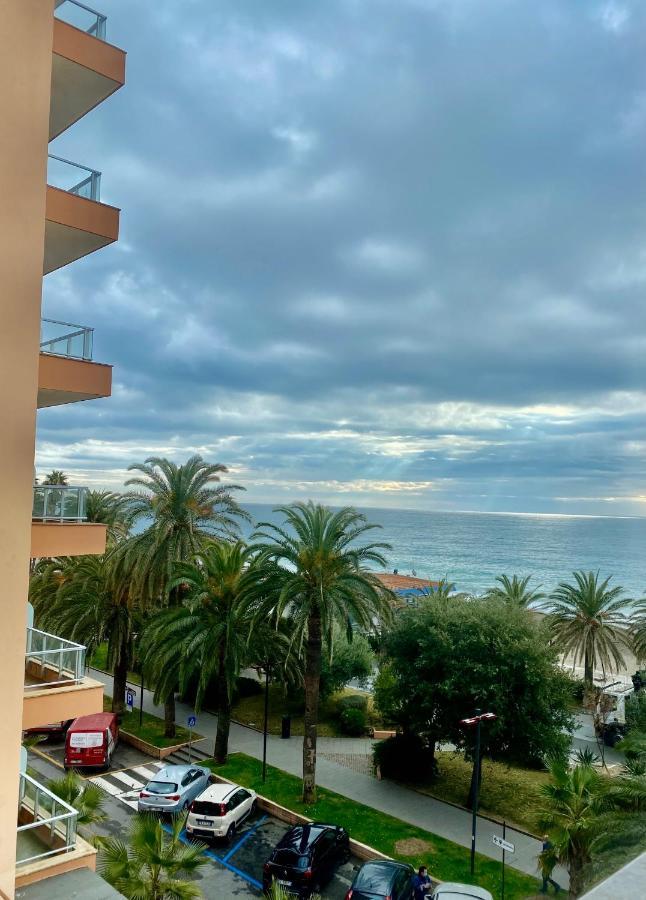 Hotel Alba Chiara ฟีนาเลลีกูเร ภายนอก รูปภาพ