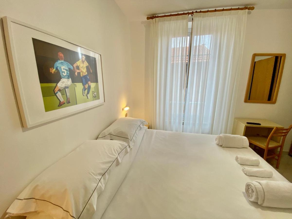 Hotel Alba Chiara ฟีนาเลลีกูเร ภายนอก รูปภาพ