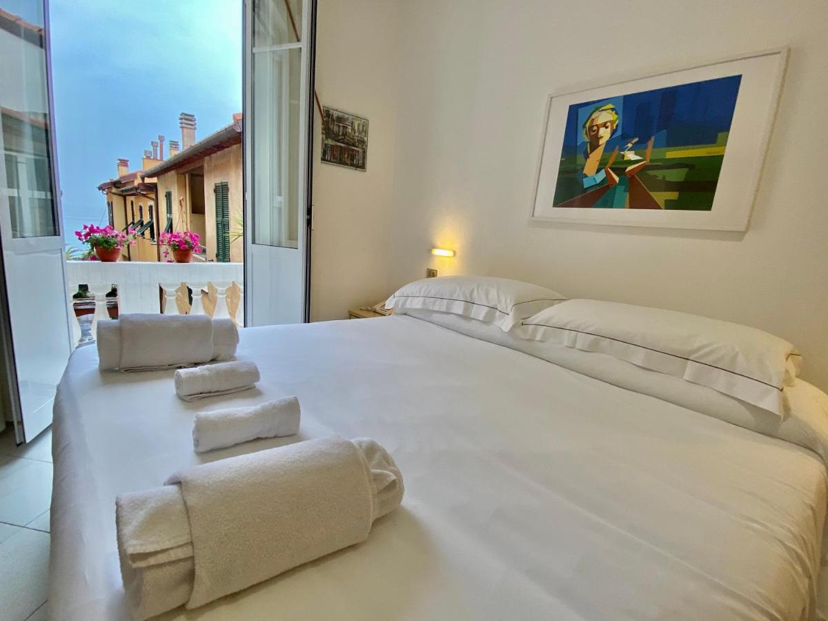 Hotel Alba Chiara ฟีนาเลลีกูเร ภายนอก รูปภาพ