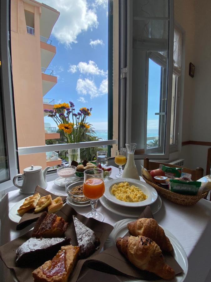 Hotel Alba Chiara ฟีนาเลลีกูเร ภายนอก รูปภาพ