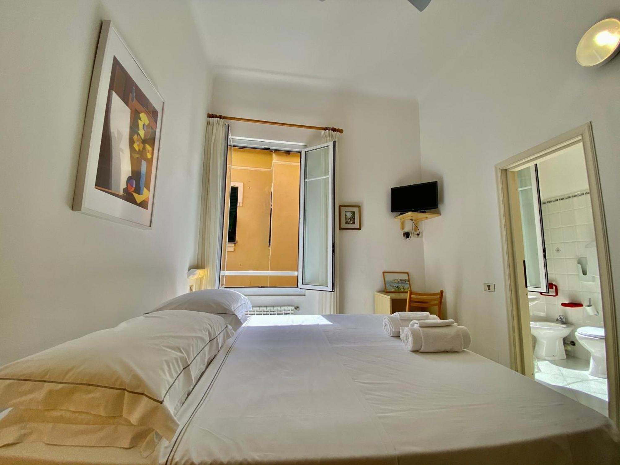 Hotel Alba Chiara ฟีนาเลลีกูเร ภายนอก รูปภาพ