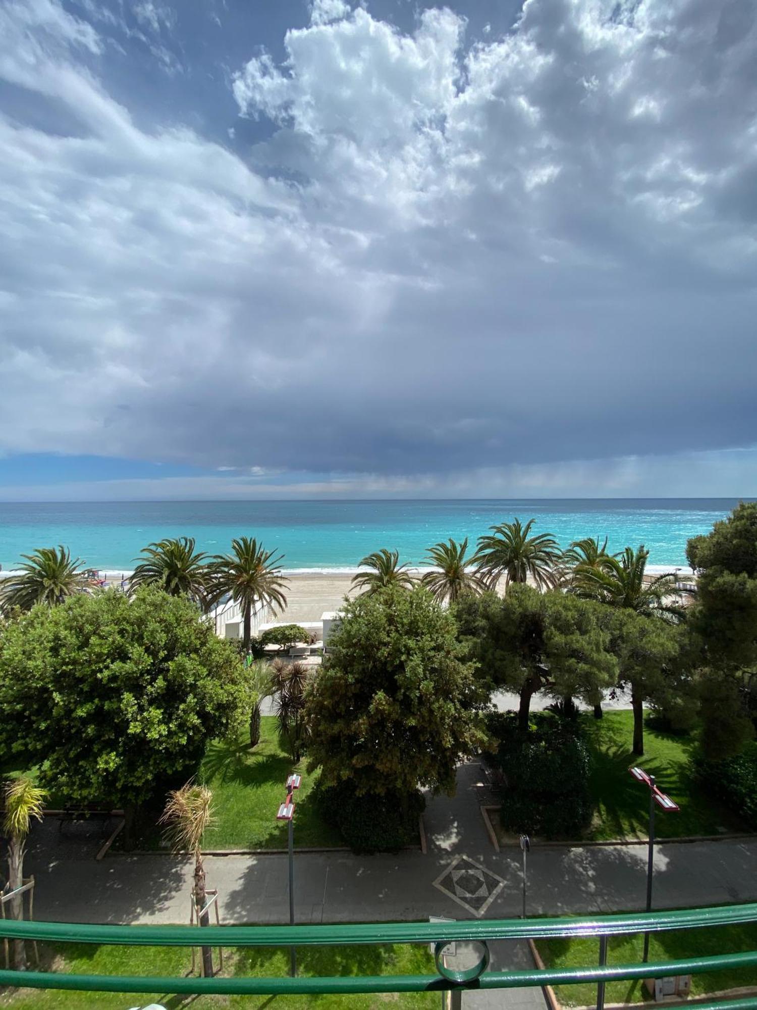 Hotel Alba Chiara ฟีนาเลลีกูเร ภายนอก รูปภาพ